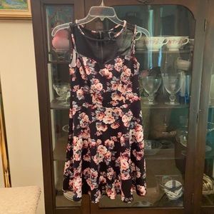 Floral dress, size small.